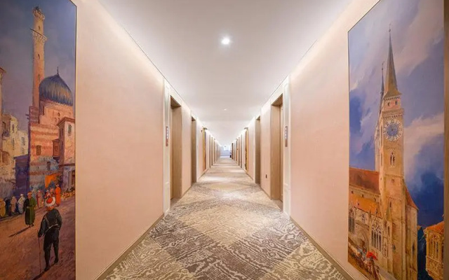 Vienna Hotel Lincang New Asia Pacific Times Square