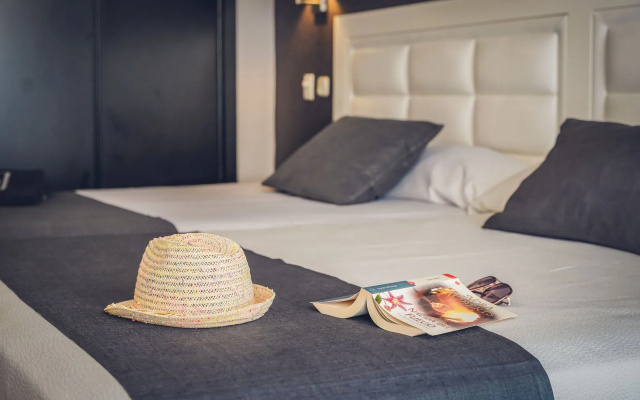 Evenia Zoraida Resort