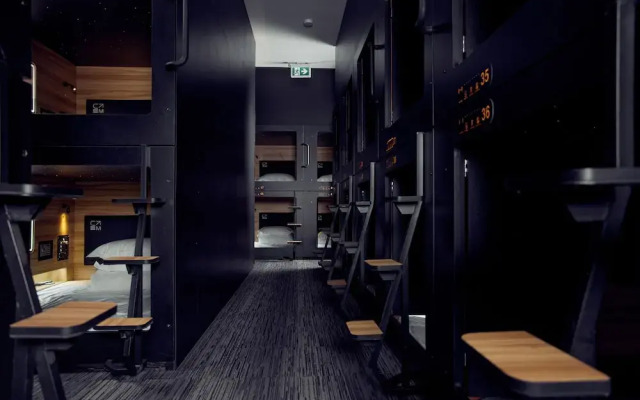 Capsule Hotel