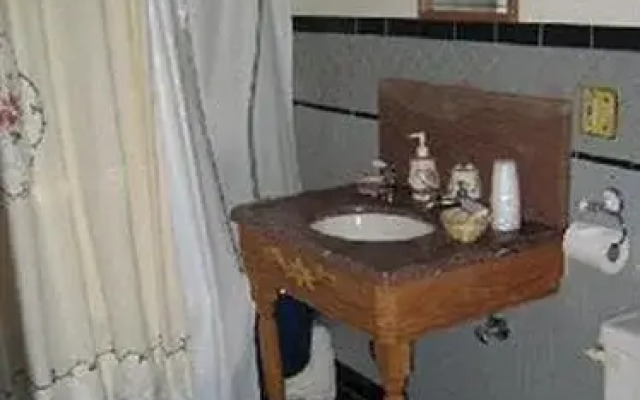 Yellowstone Suites Bandb