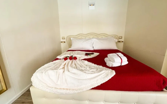 Graceful Venice Barnaba Suite by Ca-sa Check