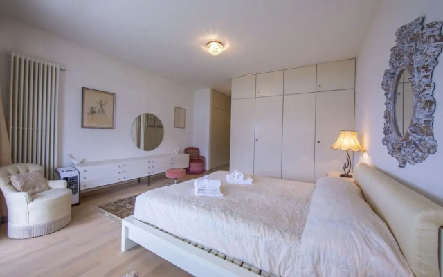Lakeside Apartment