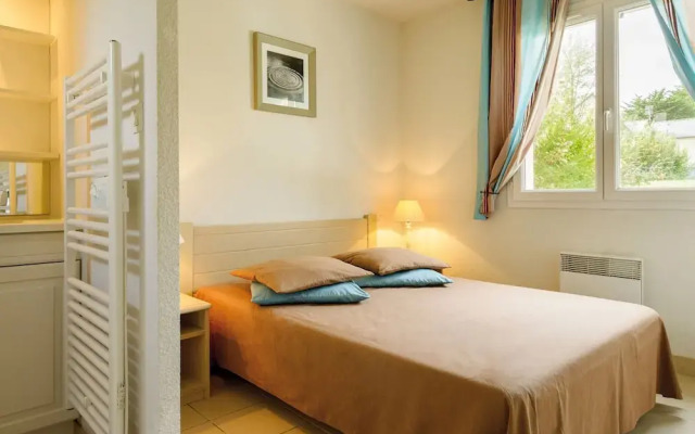 Pleasant Breton Holiday Home Near the bay of Douarnenez