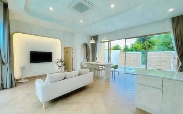 Level TWO pool villa Sriracha
