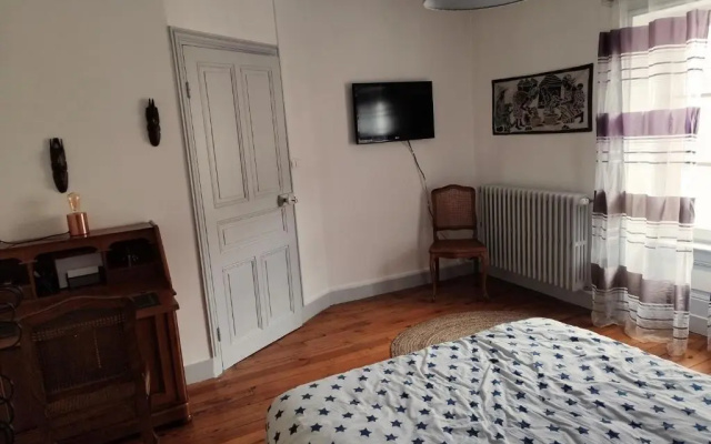 Chaleureuse maison de ville à côté de la mairie ronde