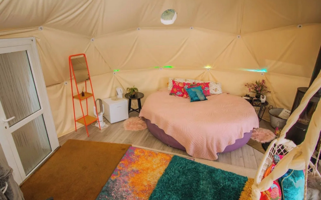 Romantic Lakeview Dome