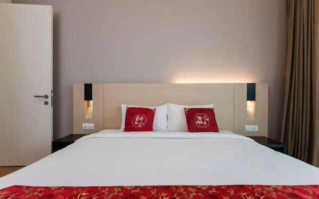 The Manor Luxury Suites & Apartments