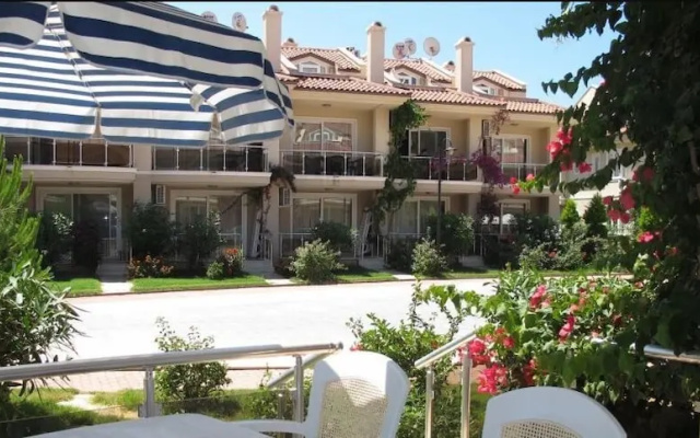 Villa AQ37 by JoyLettings