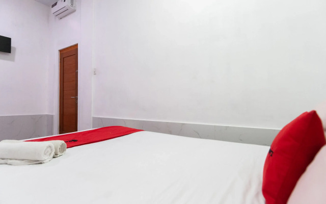 RedDoorz @ Jalan Asia Medan