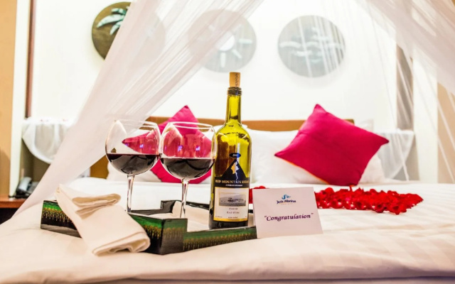 Jade Marina Resort & Spa