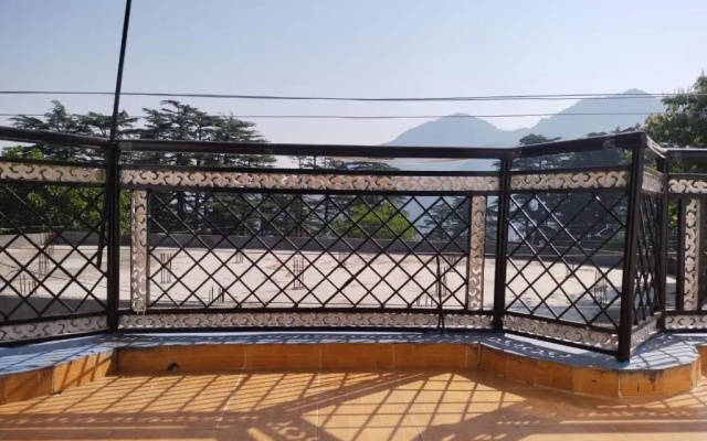 Vijay Raj Guest House