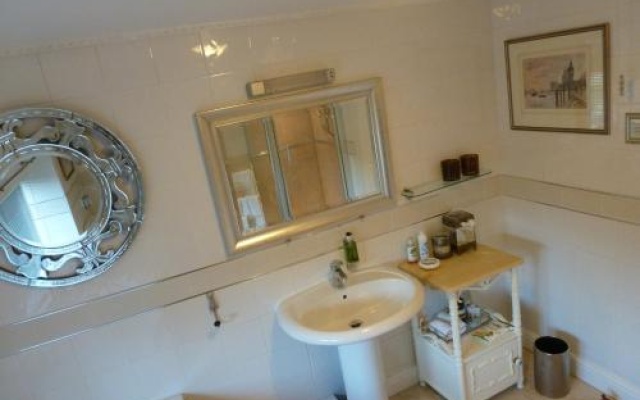 Newark Lodge Guest House