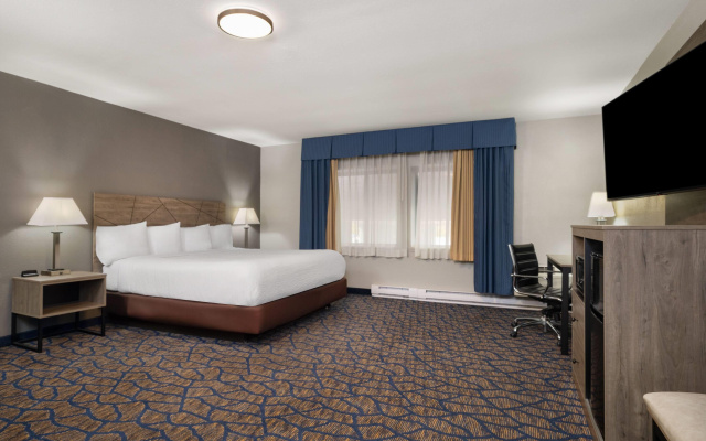Baymont by Wyndham Waukesha