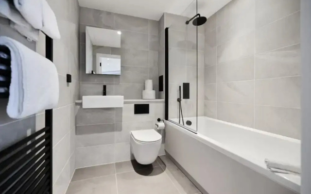The Tottenham Wonder - Pleasing 2bdr Flat With Balcony