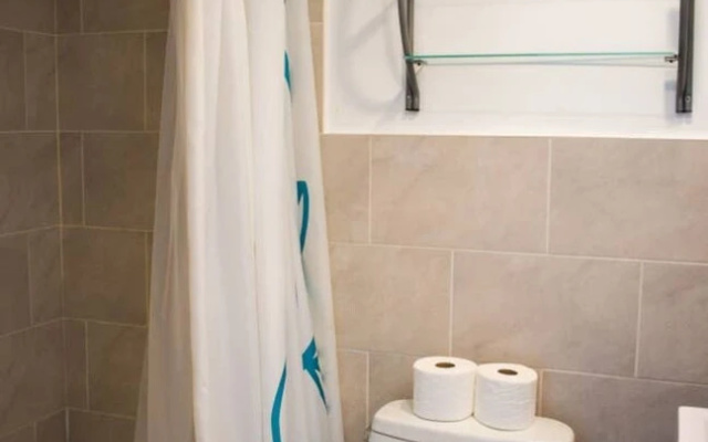 Convenient 1 Bedroom Lower Level Suite