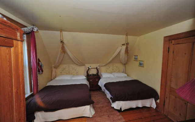 Little Shemogue Inn