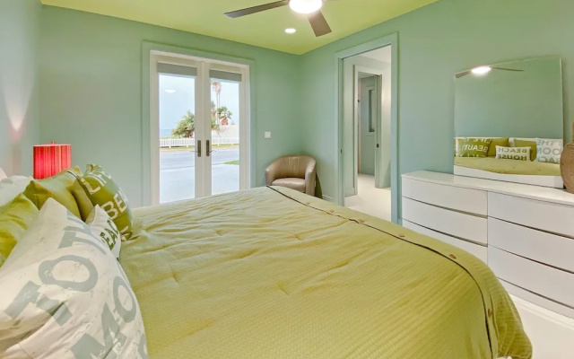 1893bays 5 Bedroom Home