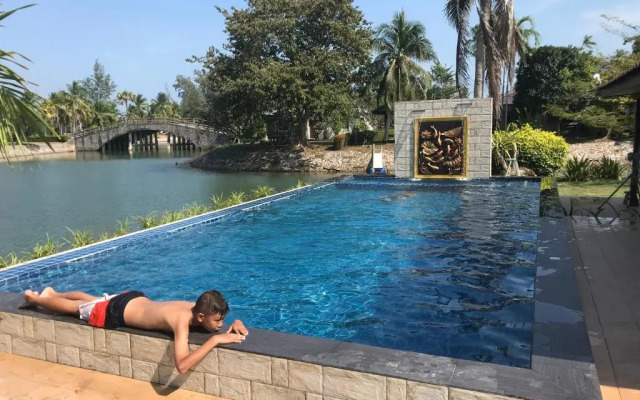 Rock Garden E28 Pool villa