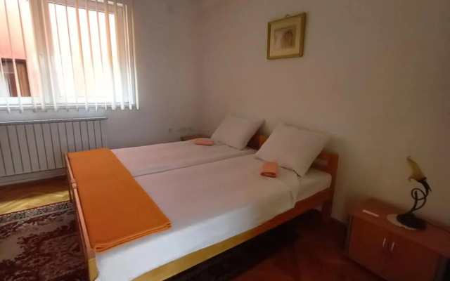 Apartment Aida
