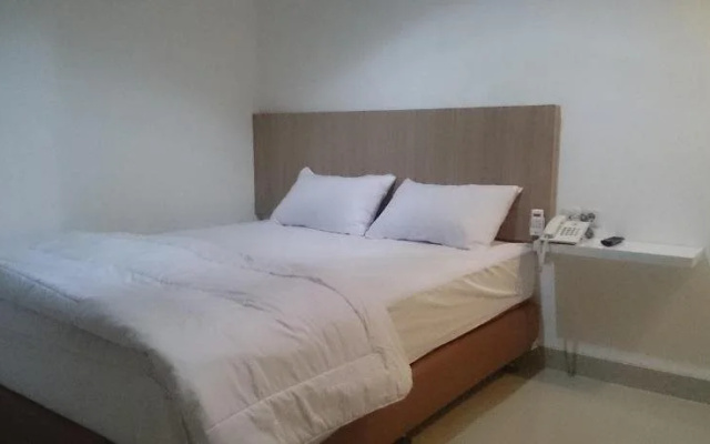 Hotel Sanrina