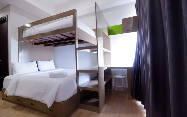 Strategic Location Studio Puri Mansion Apartment