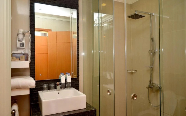 Surabaya Suite Hotel