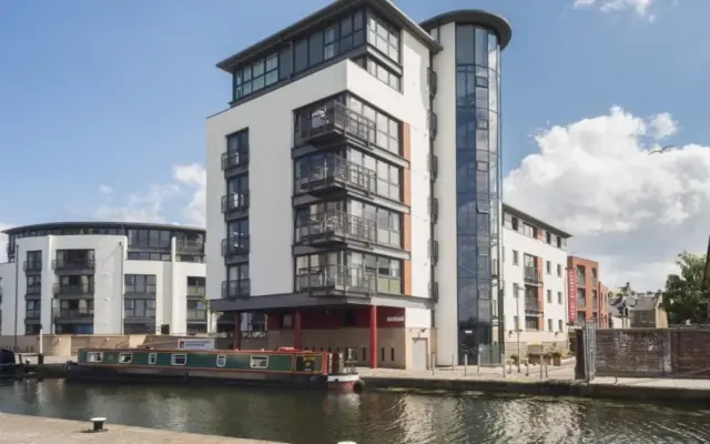 Fountain Court Apartments - EQ2