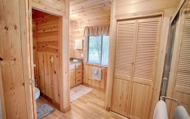 Pinetop Forty Niner 2 Bedroom Cabin