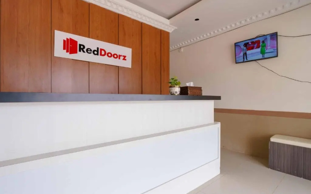RedDoorz near Plaza Botania 1 Batam