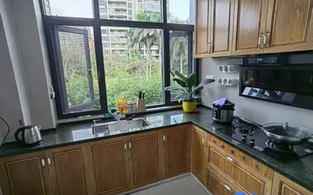 Island Guanlan Lake Homestay