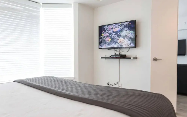 Luxury Stay at the Finest Downtown Neighborhood