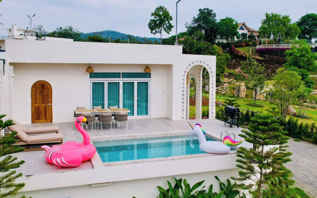 The Peak Hill Pool Villa