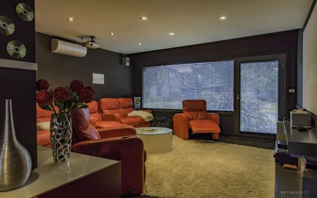 Lakeview 4 Bedroom House