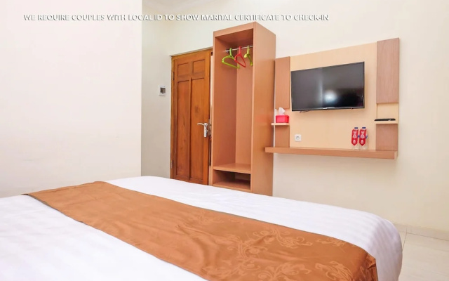 ZEN Rooms near Stasiun Kota Baru