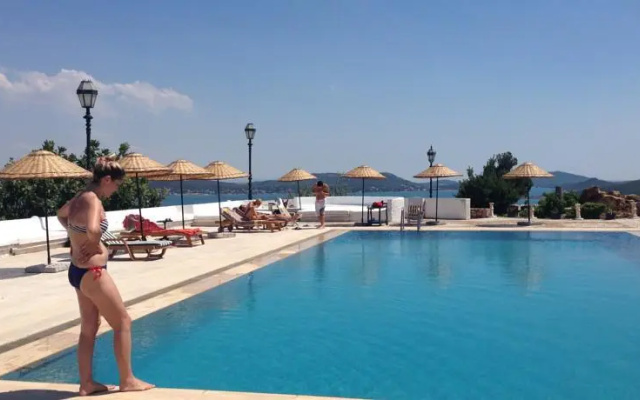 Mr.Zeus Hotel