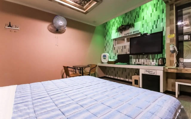 Raphael Hotel