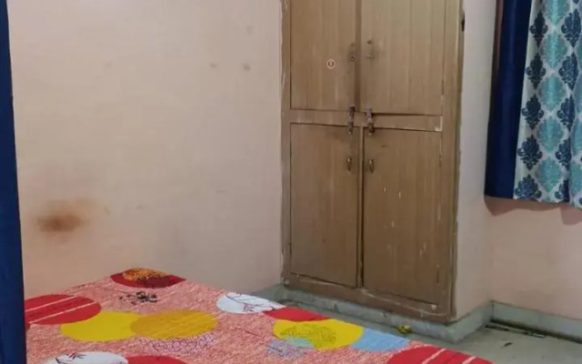 Super Class Guest Hostel