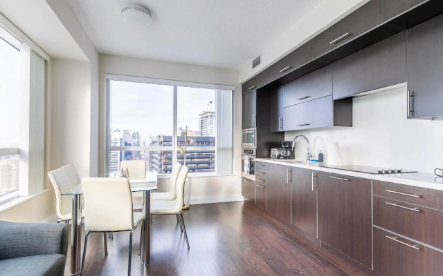 2 Bedroom  2 Bathroom Family Unit. FREE PARKING