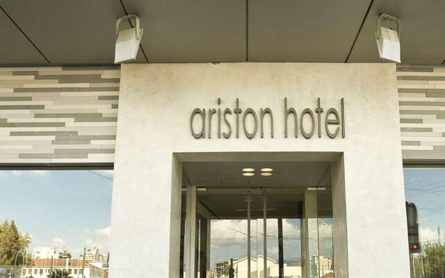 Ariston Hotel Афины вид на фасад