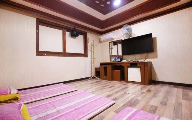 Nonsan Titanic Motel