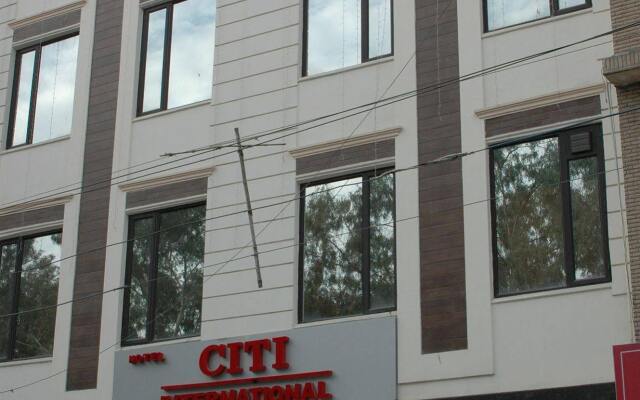 Hotel Citi International вид на фасад
