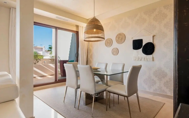 Stylish Apartment With Pool in Marbella - Ref M51
