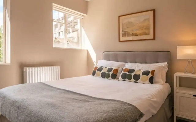 A Regal Abode - Marylebone - by Frankie Says
