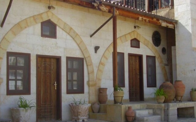Отель Tokmak Guest House Аванос вид на фасад