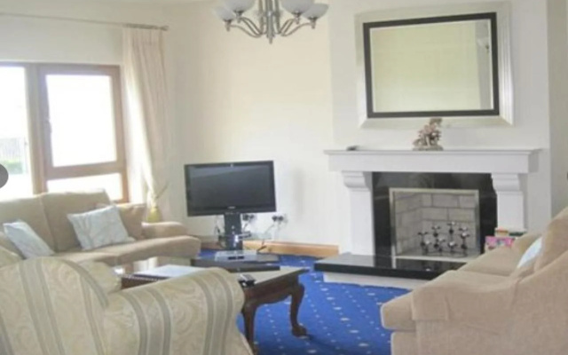 Killarney House