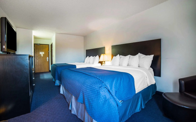 FairBridge Inn & Suites Sunnyside