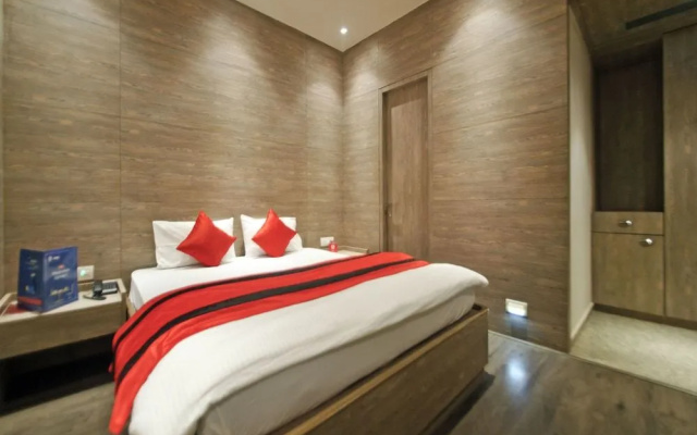 OYO 7899 VIP Premium