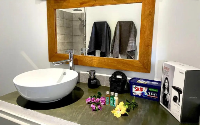 Anaiva Lodge Bora