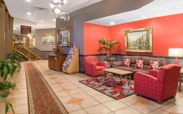 Days Inn by Wyndham Toledo