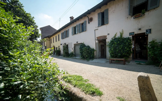 Small Apartment in the Navigli Area